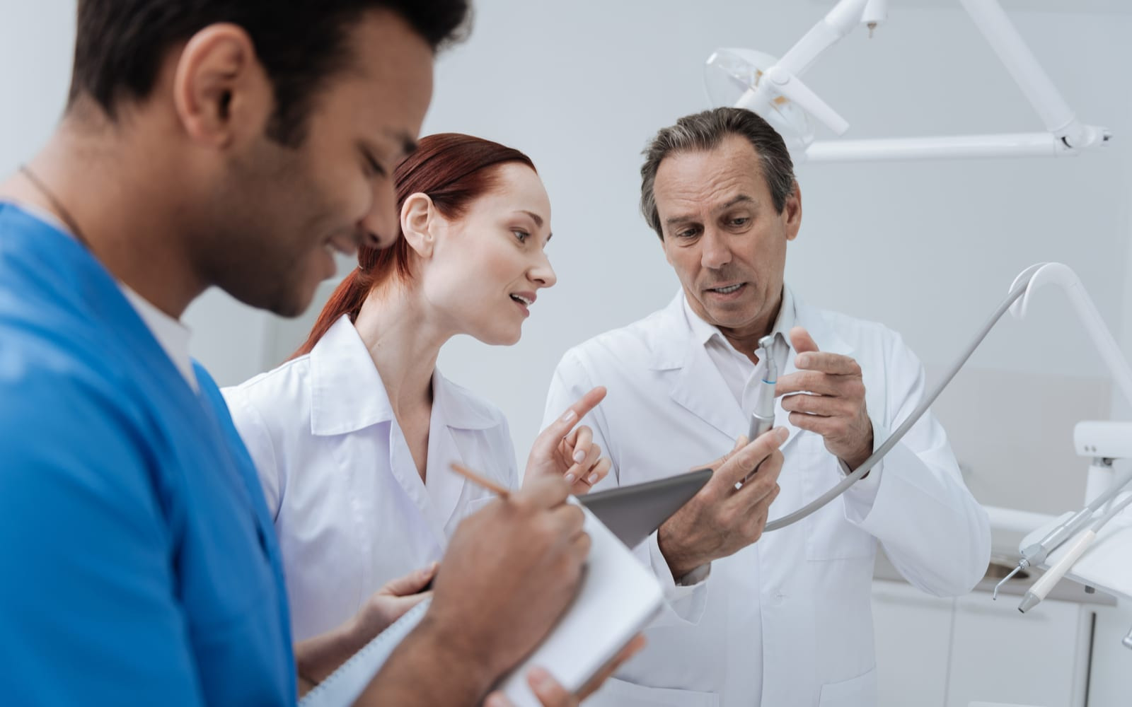 Top 5 Online CE Courses for Dentists and Dental Staff
