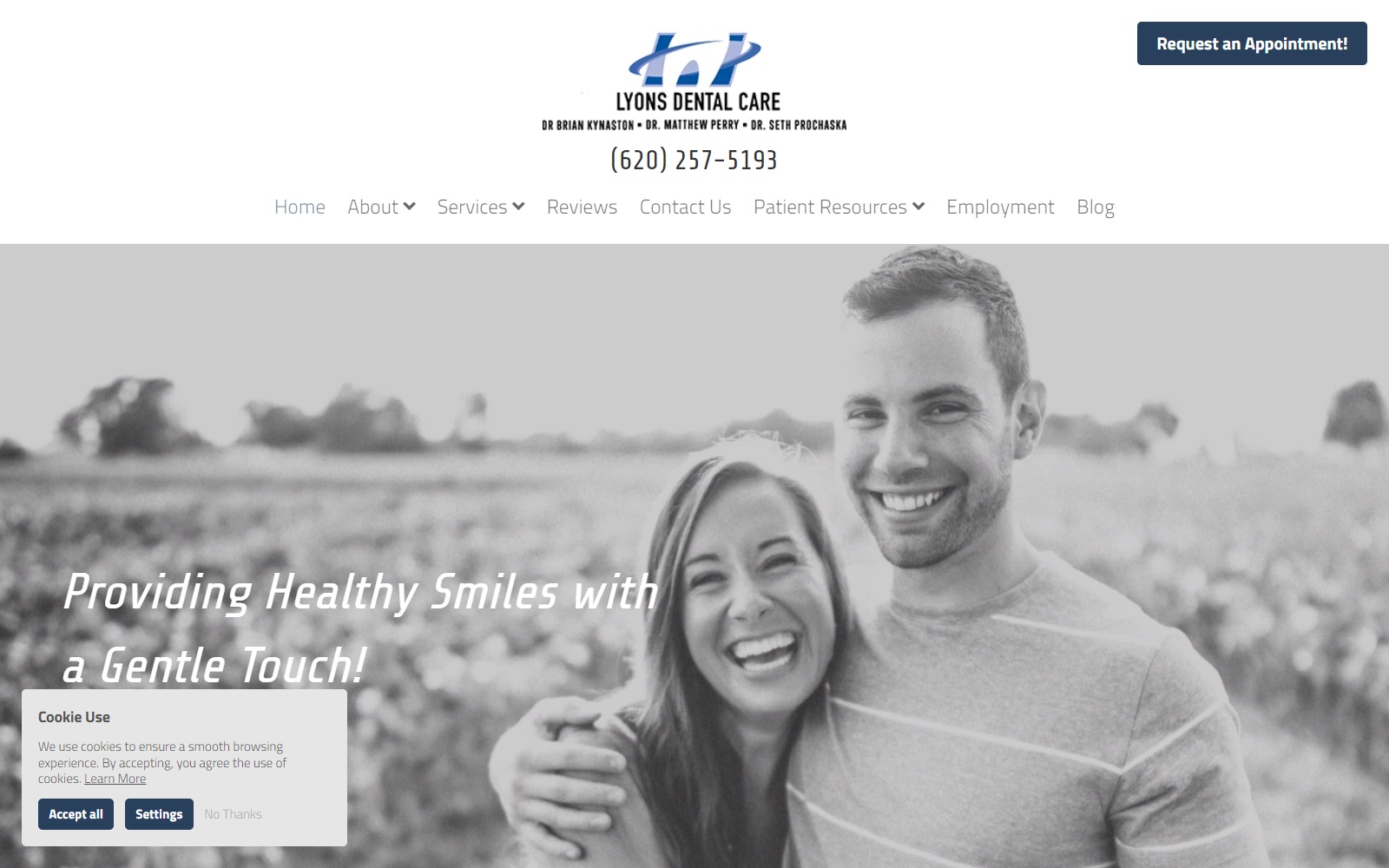 lyonsdentist.com screenshot