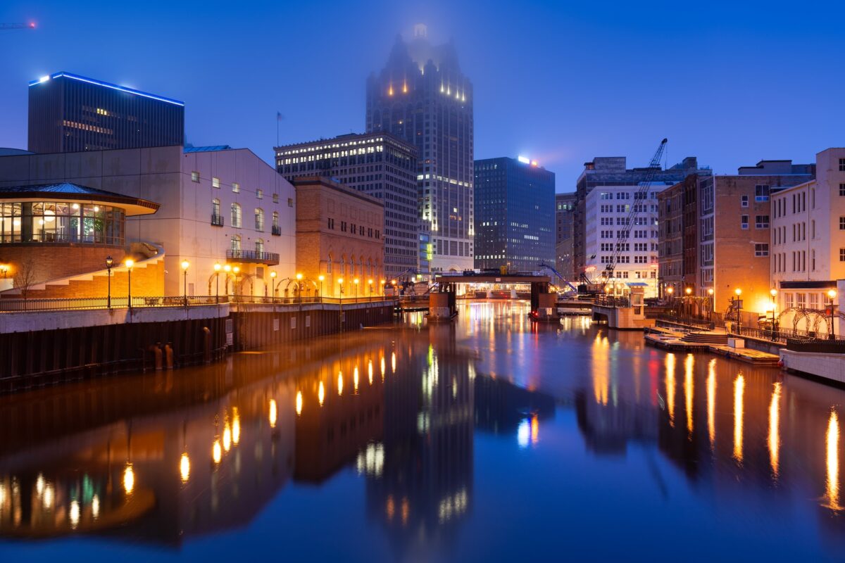 Milwaukee, Wisconsin, USA downtown skyline on the Milwaukee River