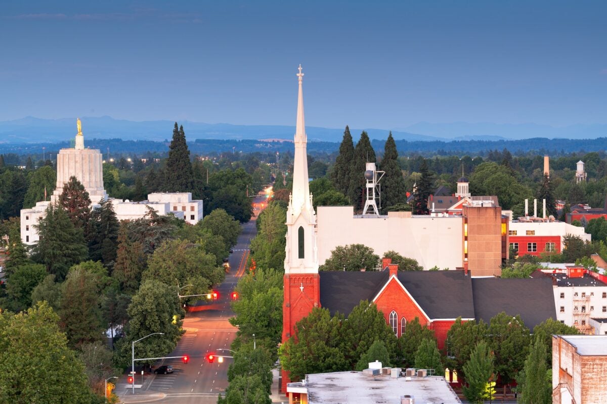 Salem, Oregon, USA Downtown City Skyline